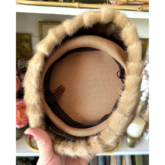 Vintage Dobbs Fifth Avenue Hat Box Horse + Buggy Women’s Mink Hat & Hat Block